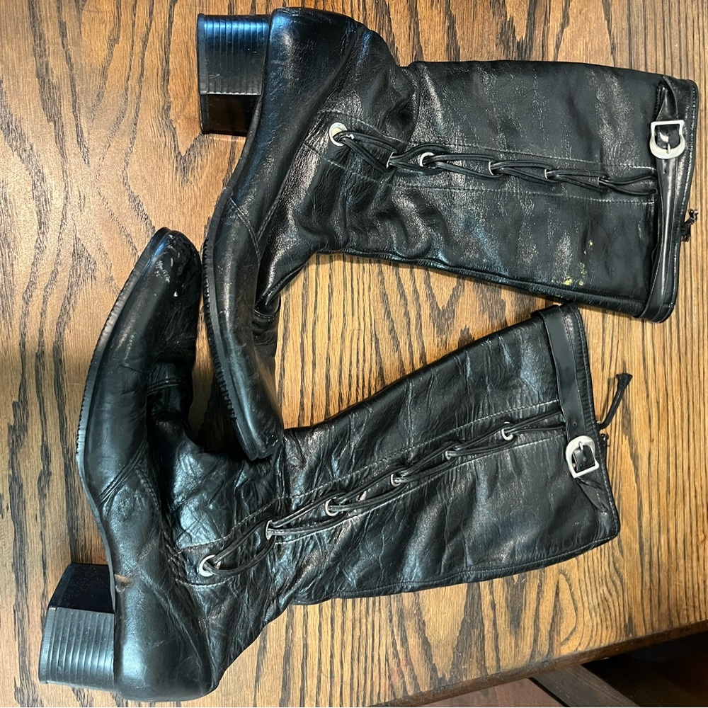 Vintage Black Leather Mid-Calf Boots with Buckle